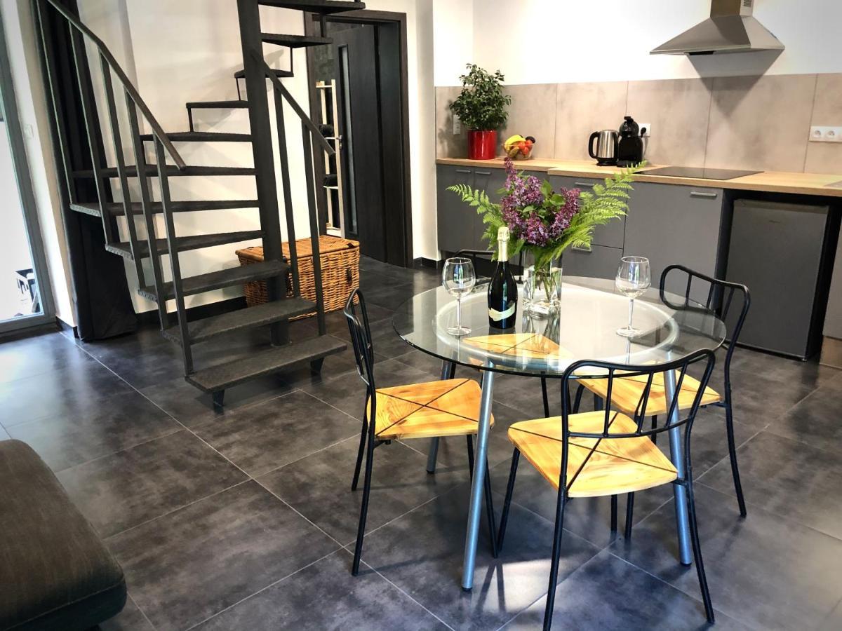 Mezonetovy Apartman S Terasou Na Samote V Lese Vlkava Exterior photo