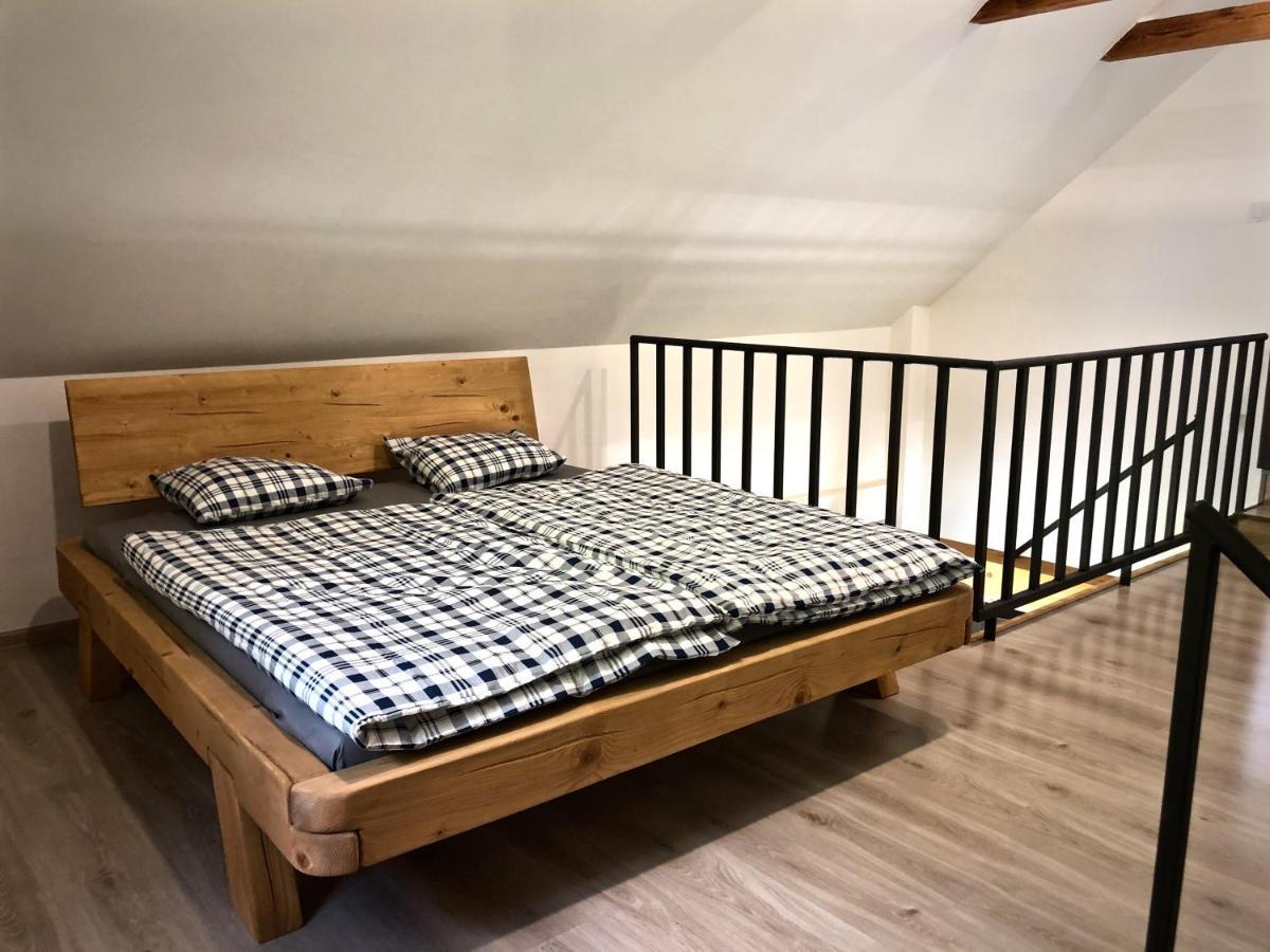 Mezonetovy Apartman S Terasou Na Samote V Lese Vlkava Exterior photo